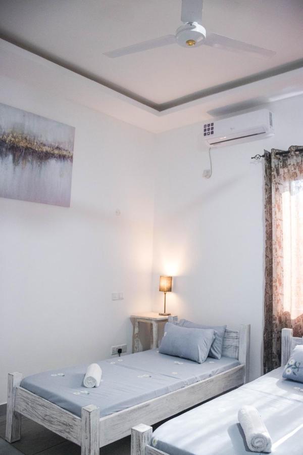 4 U Luxury Bungalows Diani Diani Beach Bagian luar foto