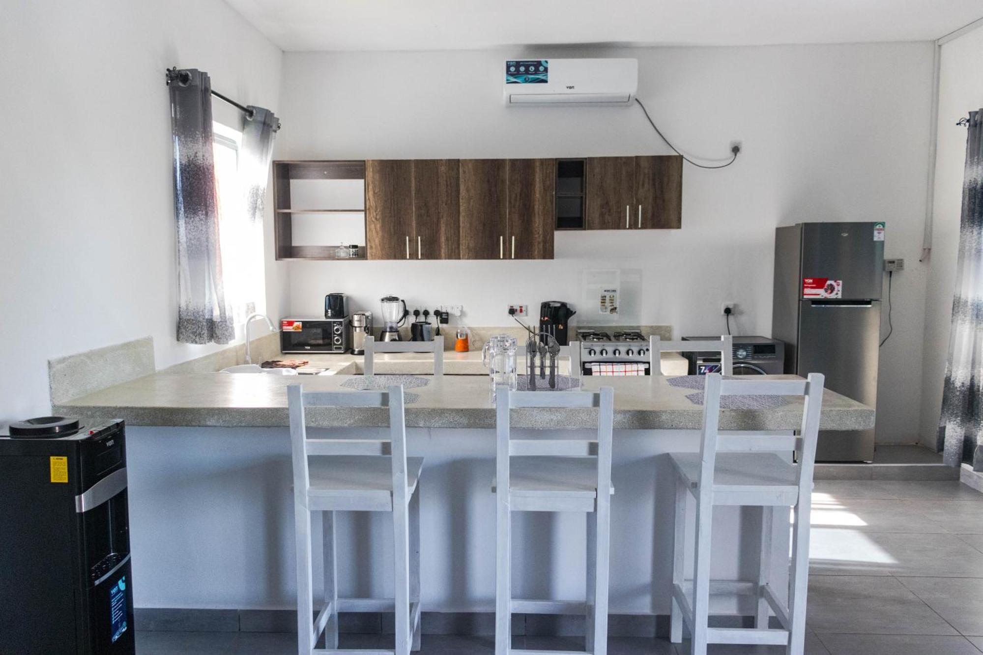 4 U Luxury Bungalows Diani Diani Beach Bagian luar foto