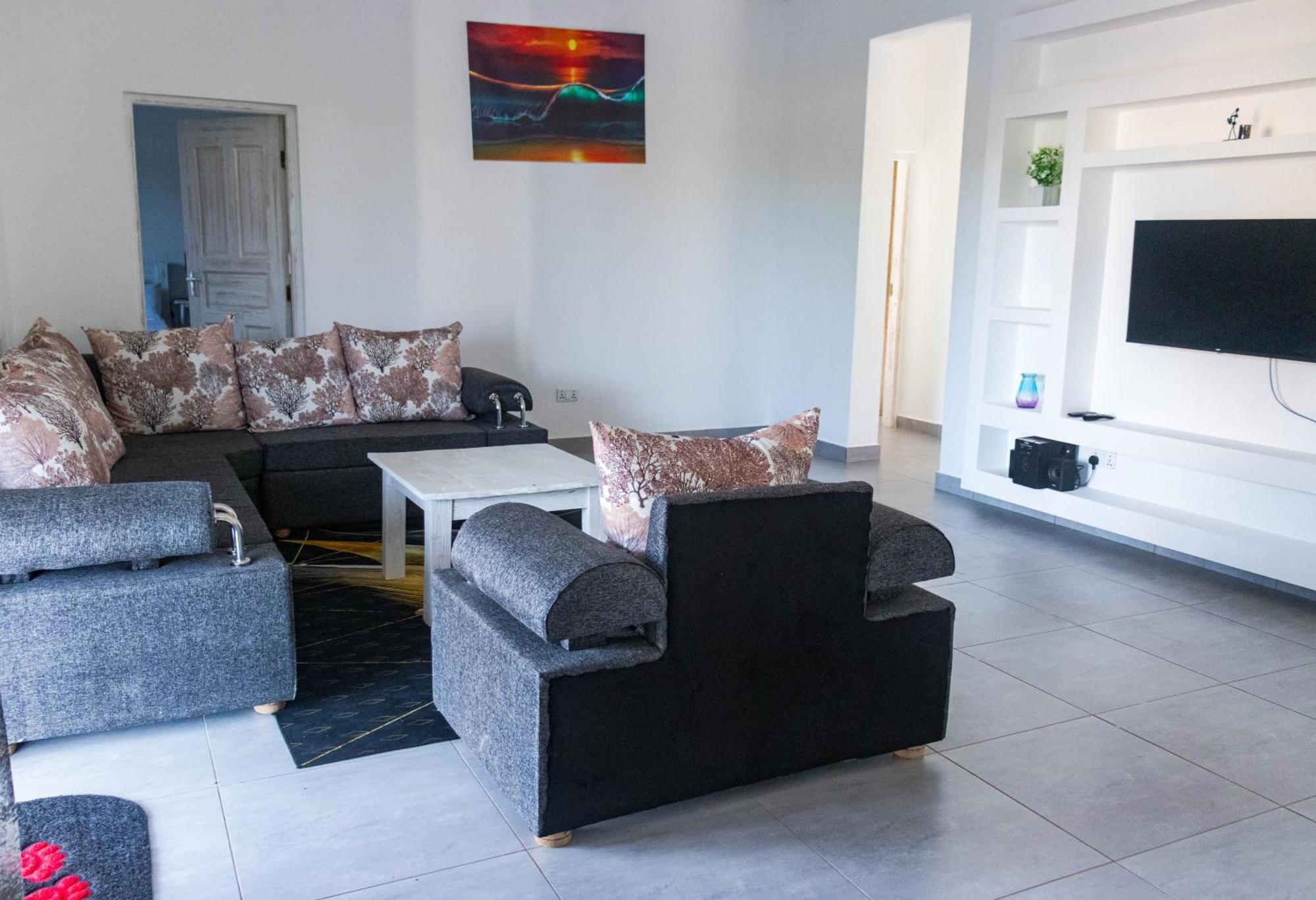 4 U Luxury Bungalows Diani Diani Beach Bagian luar foto