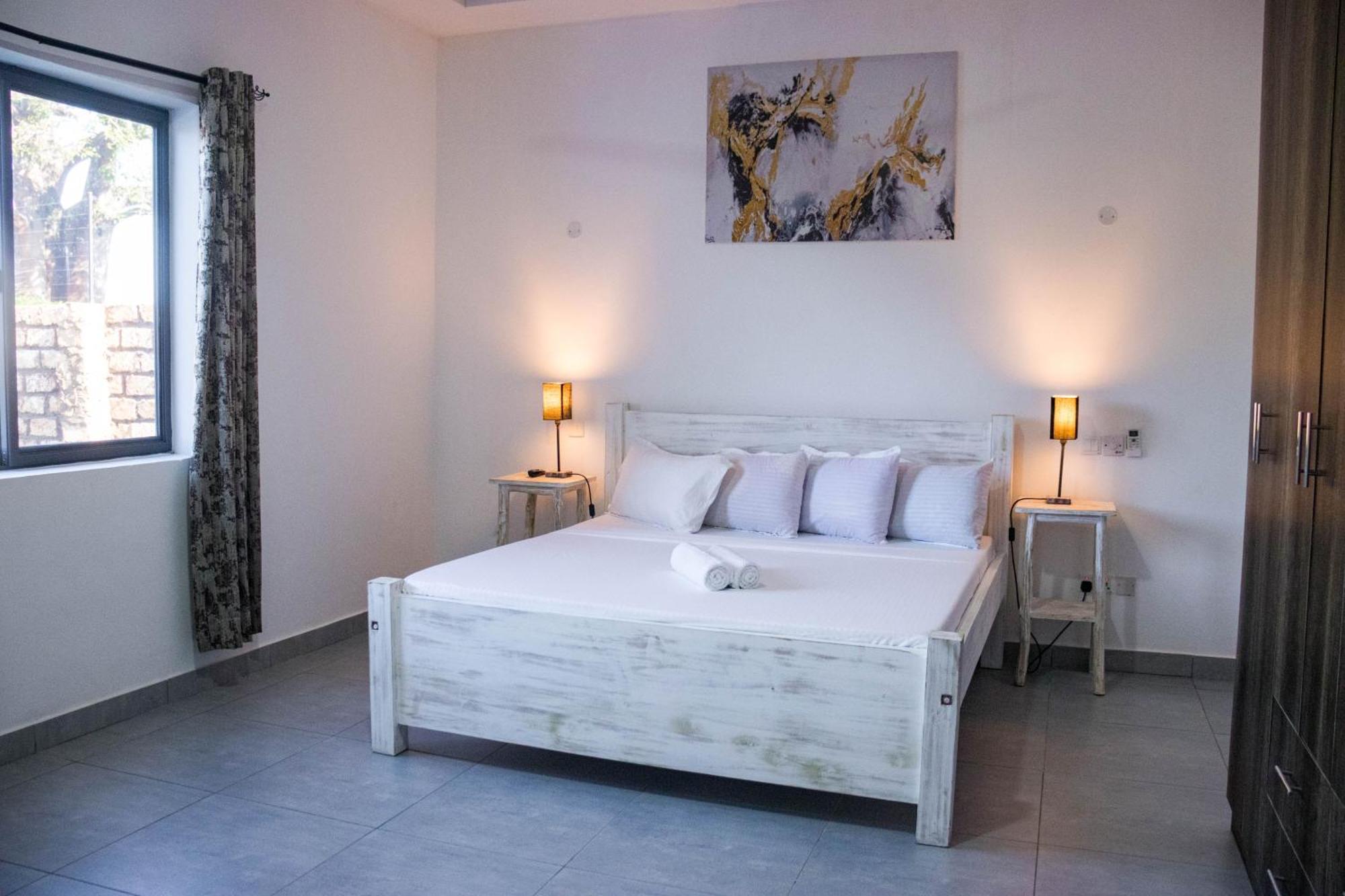 4 U Luxury Bungalows Diani Diani Beach Bagian luar foto