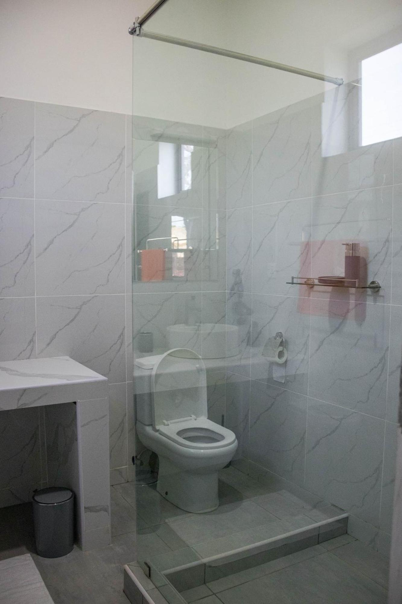 4 U Luxury Bungalows Diani Diani Beach Bagian luar foto